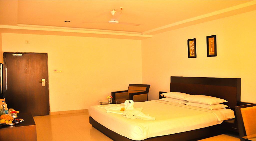 Hotel Central Park Ongole エクステリア 写真