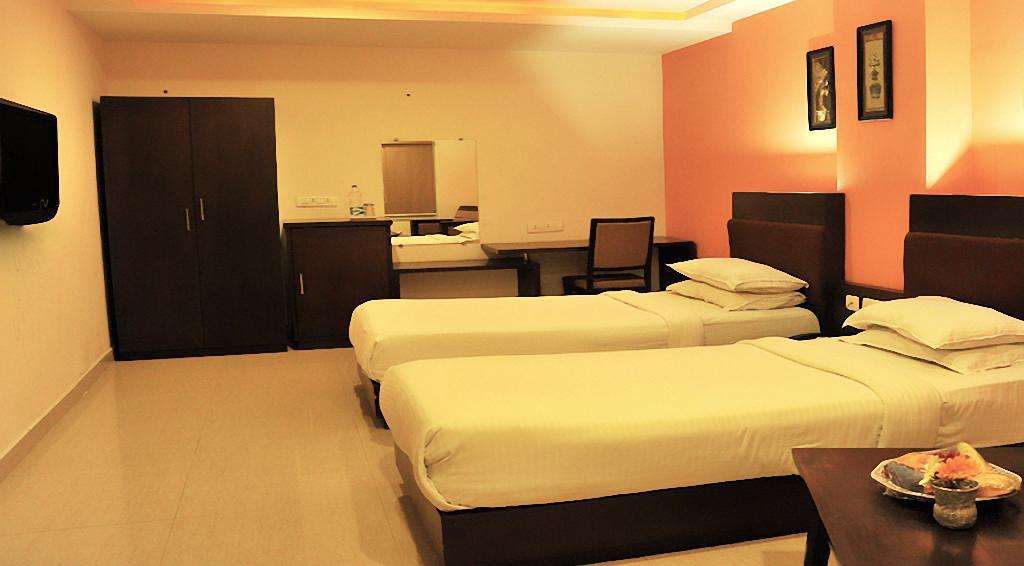 Hotel Central Park Ongole エクステリア 写真